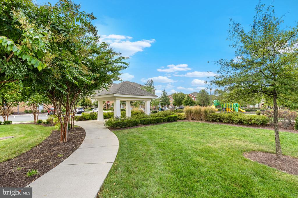 1800 BRISCOE LANE