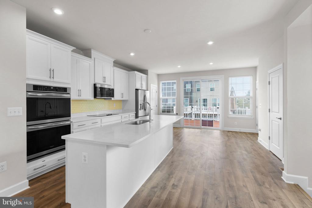 1800 BRISCOE LANE