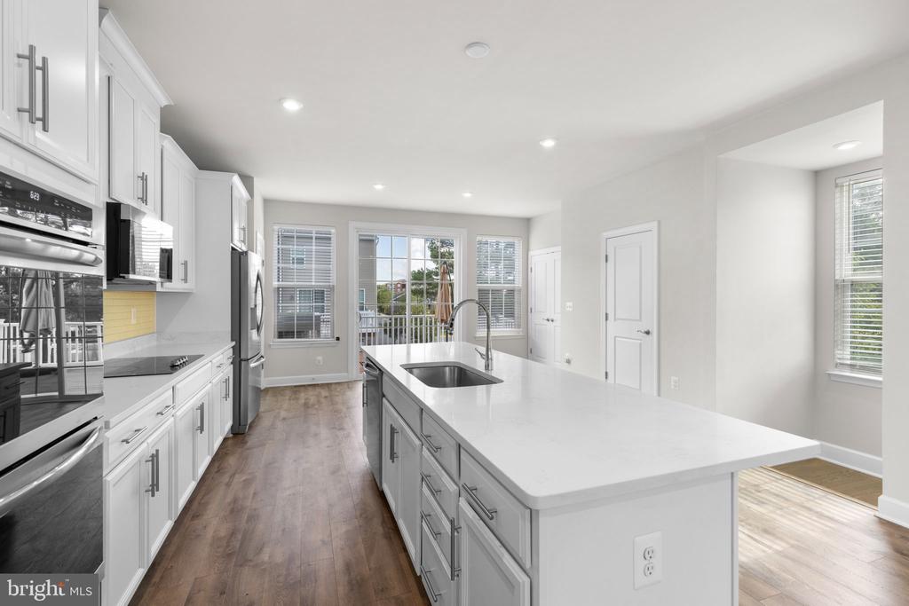 1800 BRISCOE LANE
