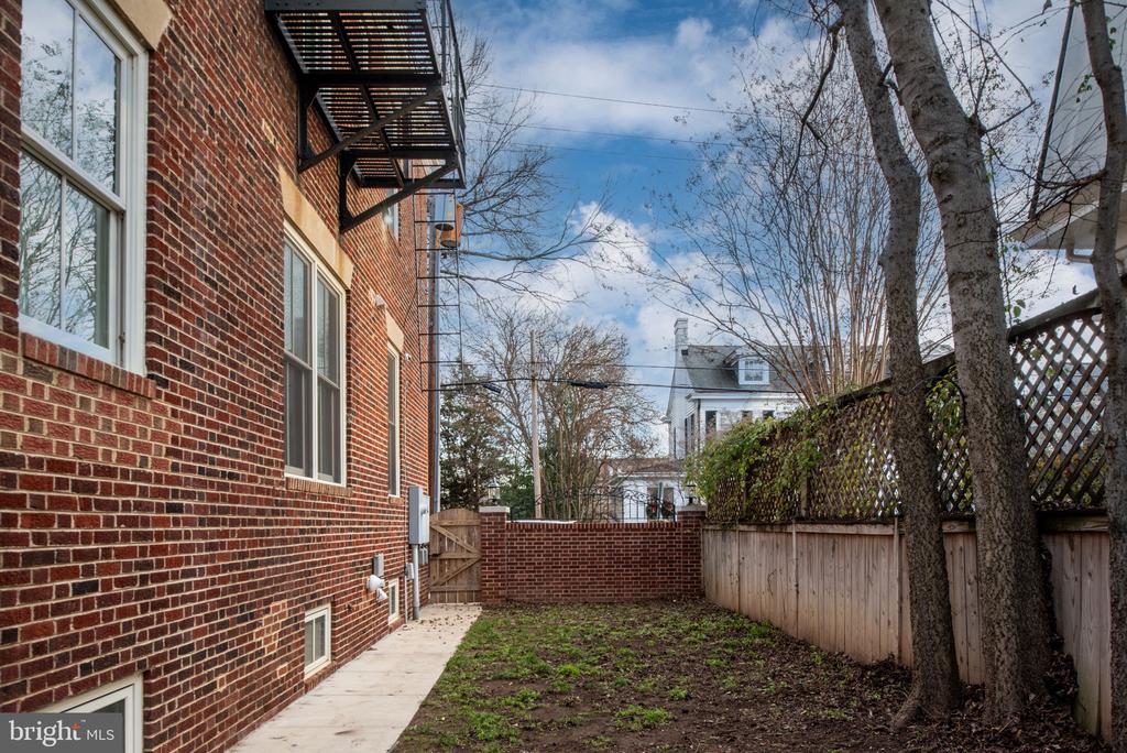 1200 PRINCE EDWARD STREET
