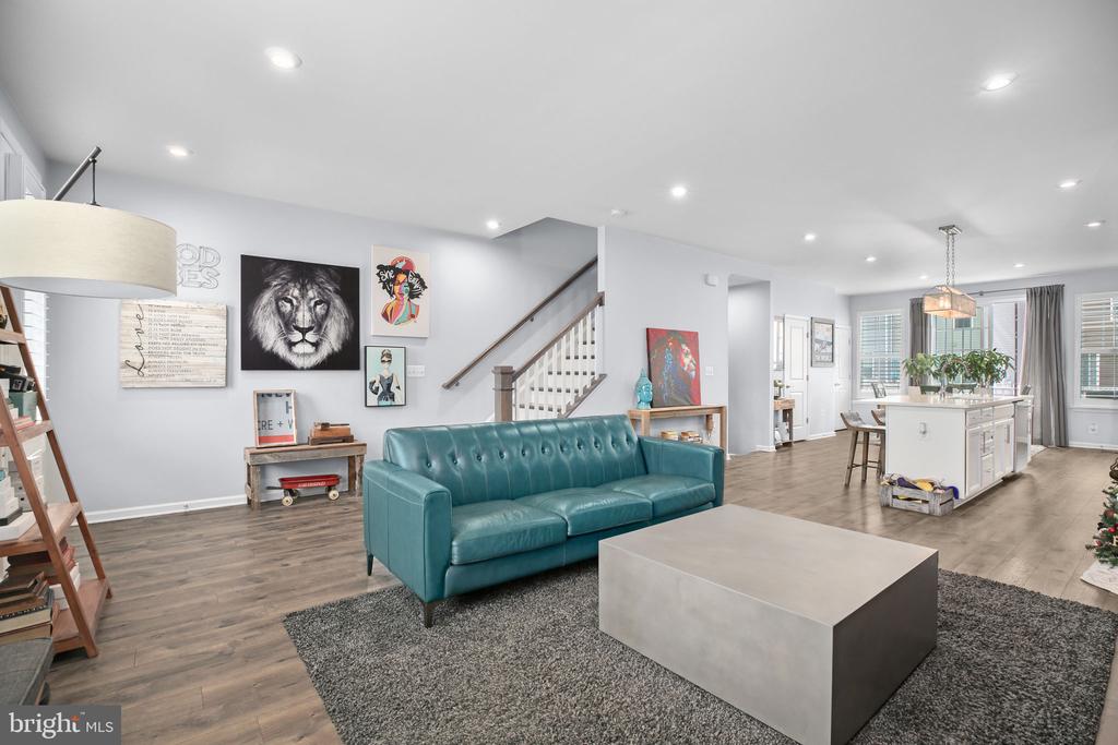 1844 BRISCOE LANE