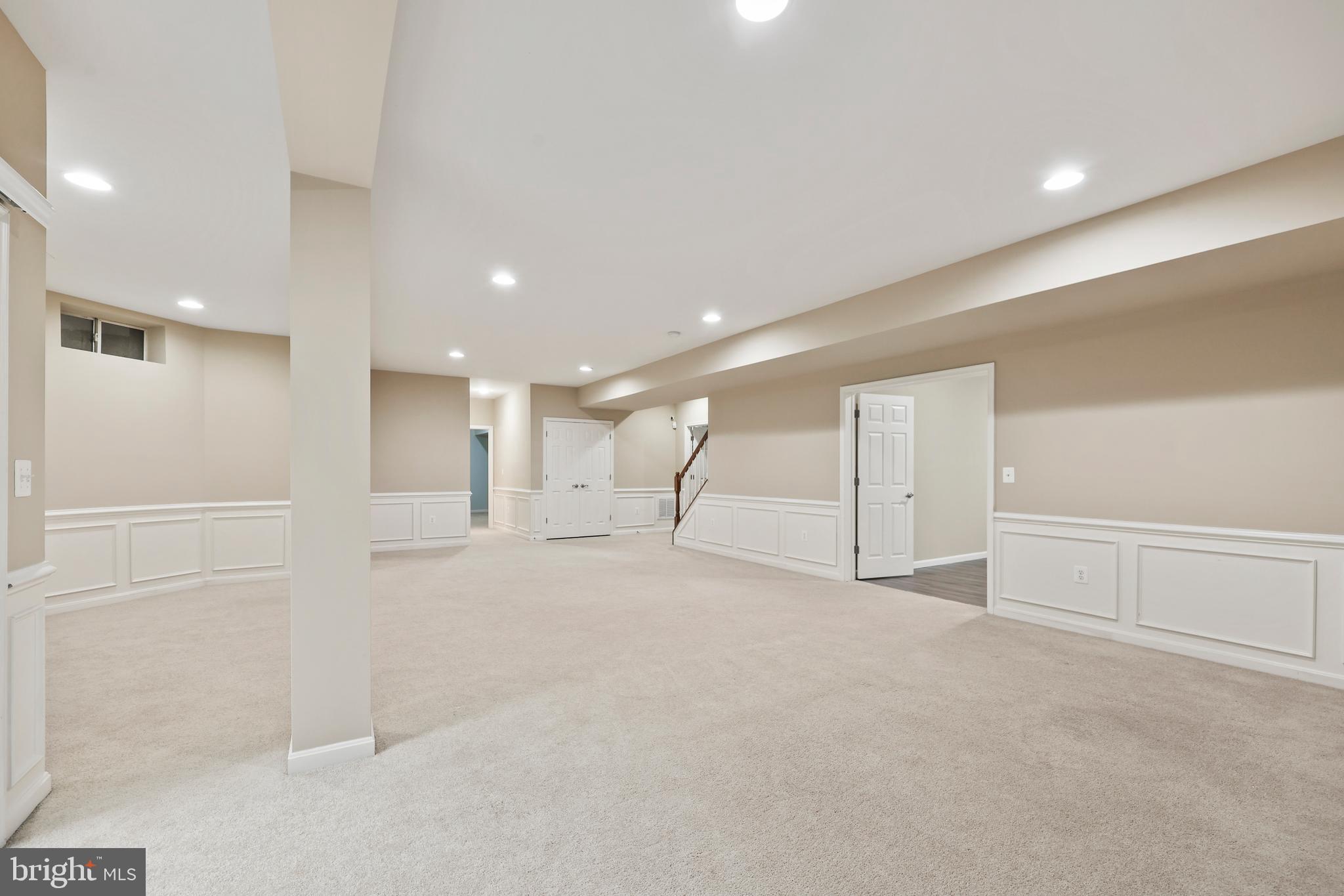 1019 E KENSINGTON CIRCLE