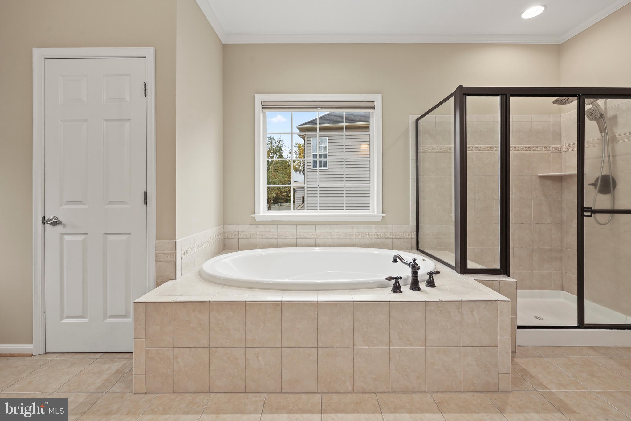 1019 E KENSINGTON CIRCLE