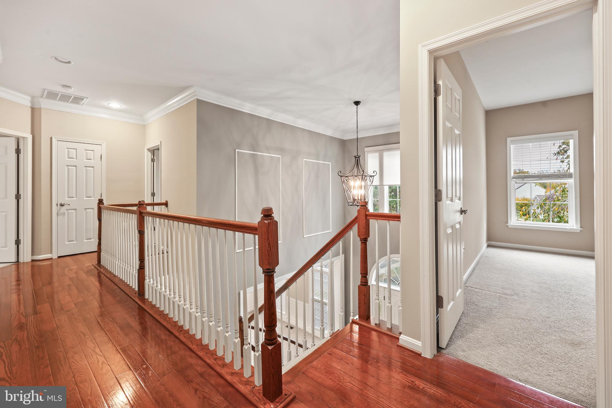 1019 E KENSINGTON CIRCLE