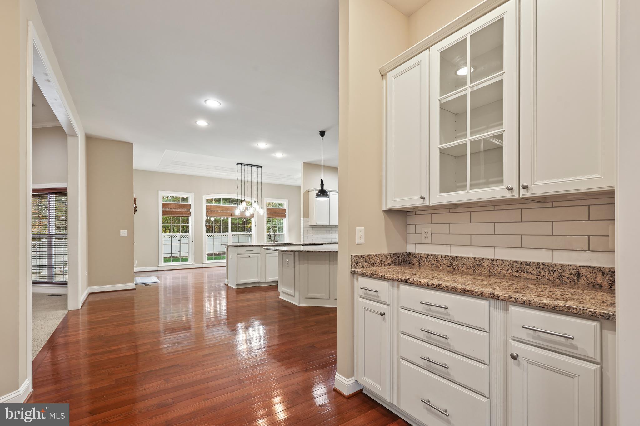 1019 E KENSINGTON CIRCLE