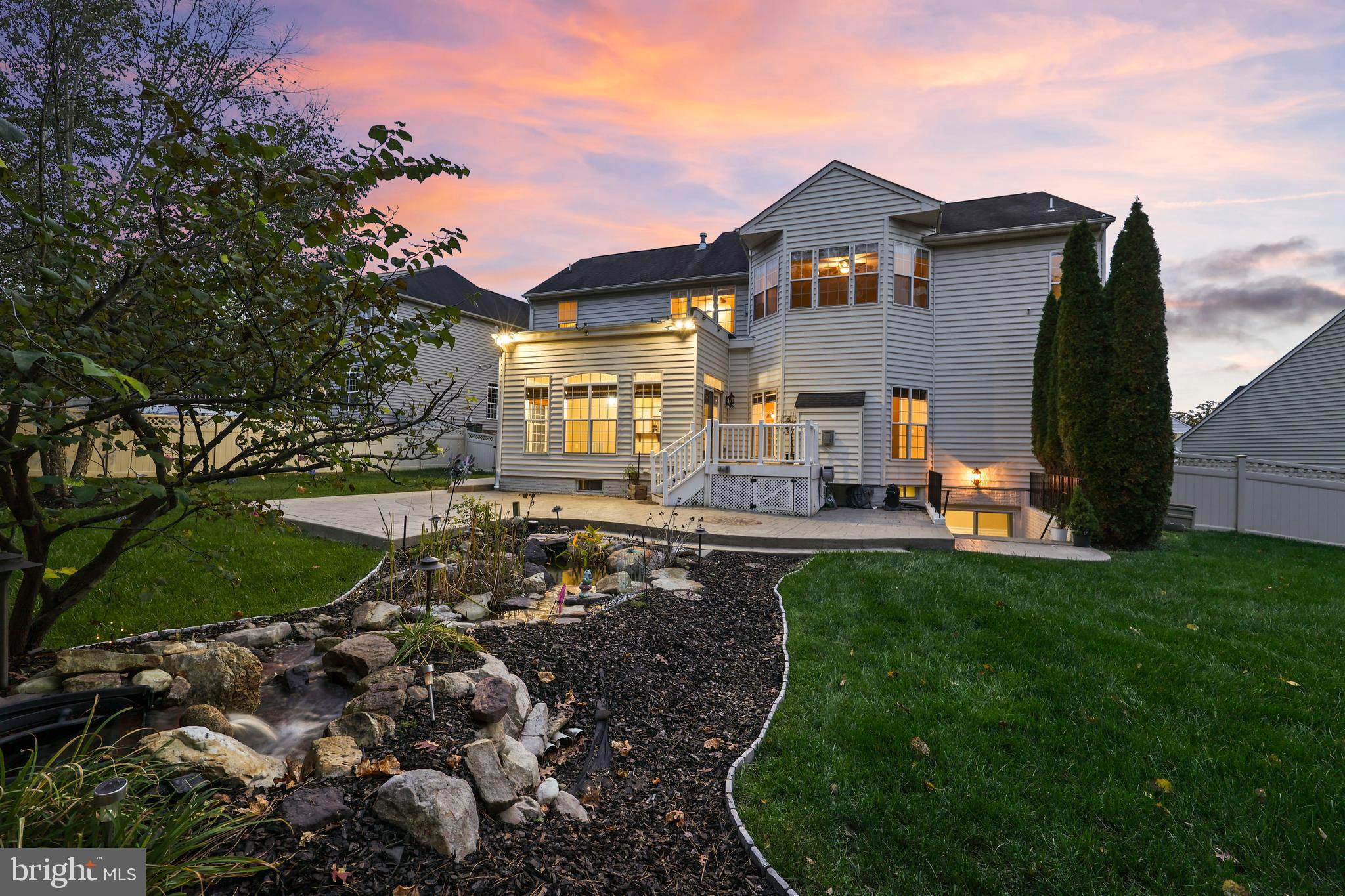 1019 E KENSINGTON CIRCLE