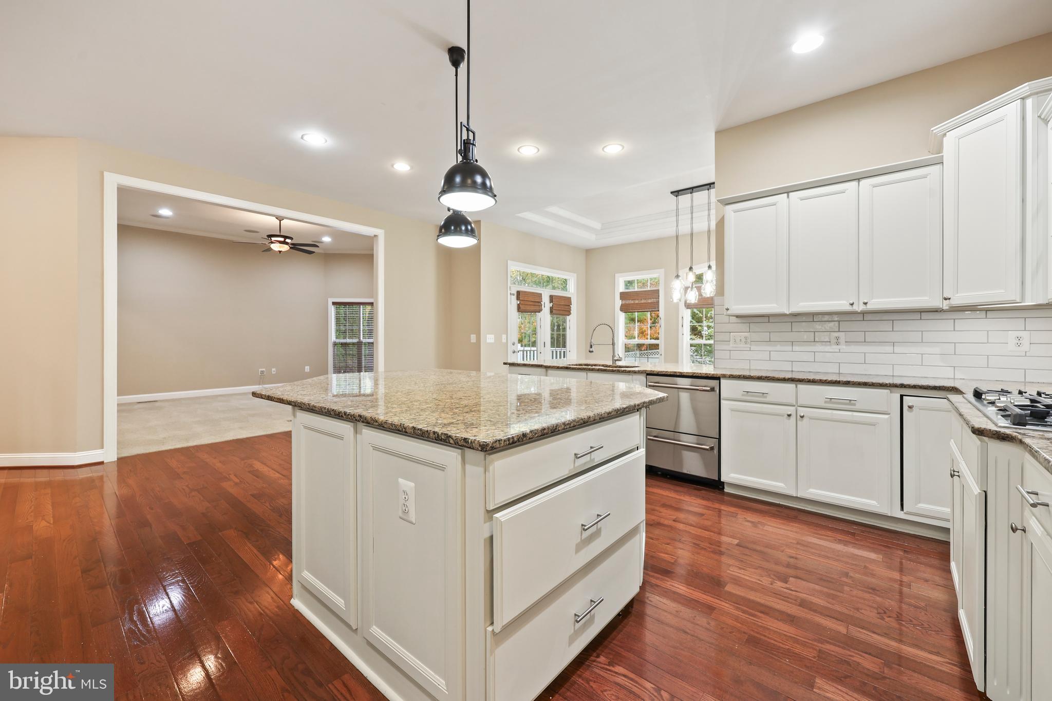 1019 E KENSINGTON CIRCLE