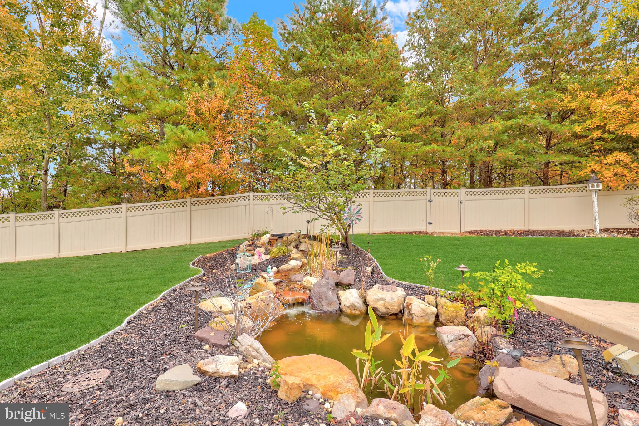 1019 E KENSINGTON CIRCLE