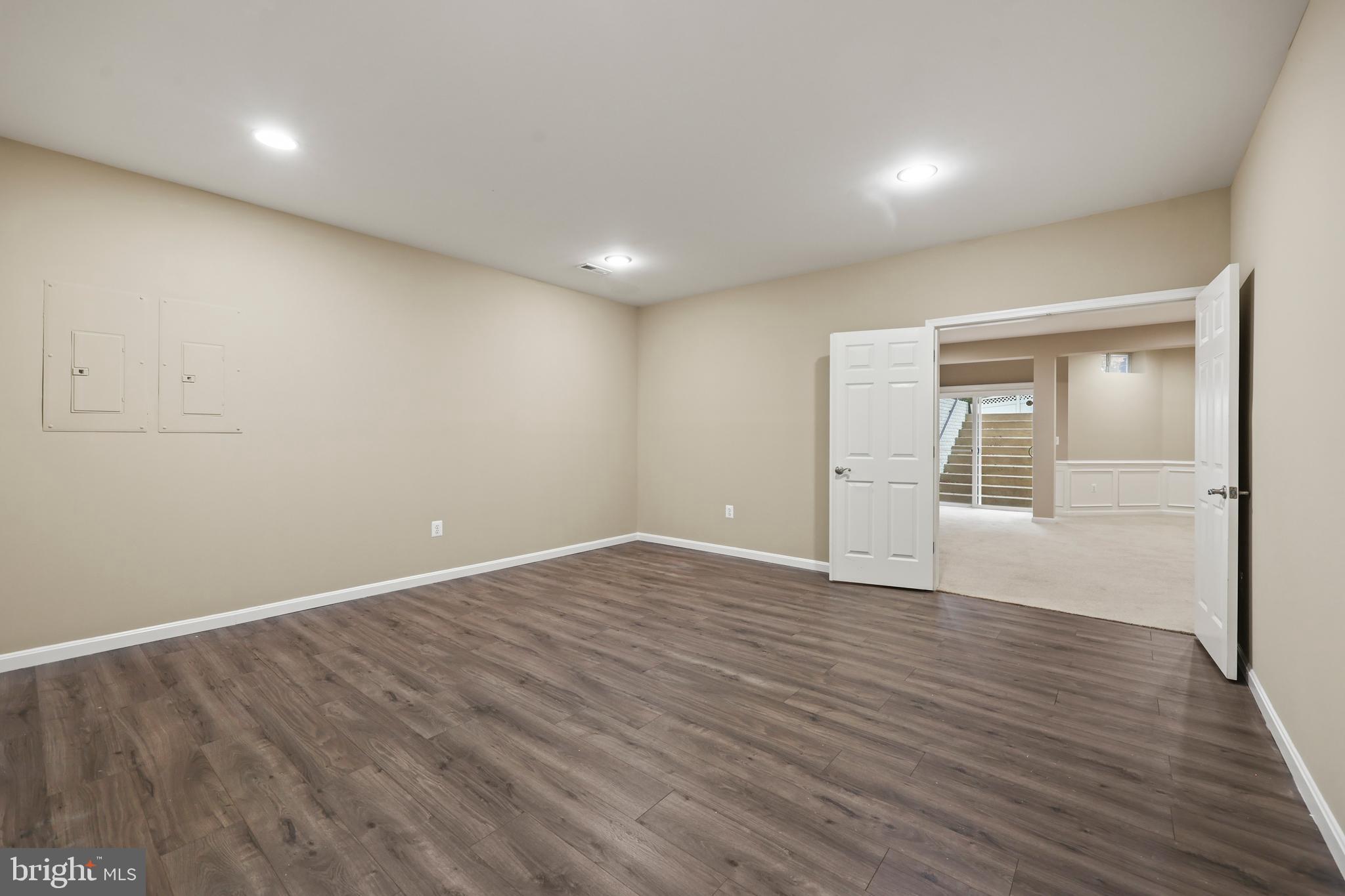 1019 E KENSINGTON CIRCLE