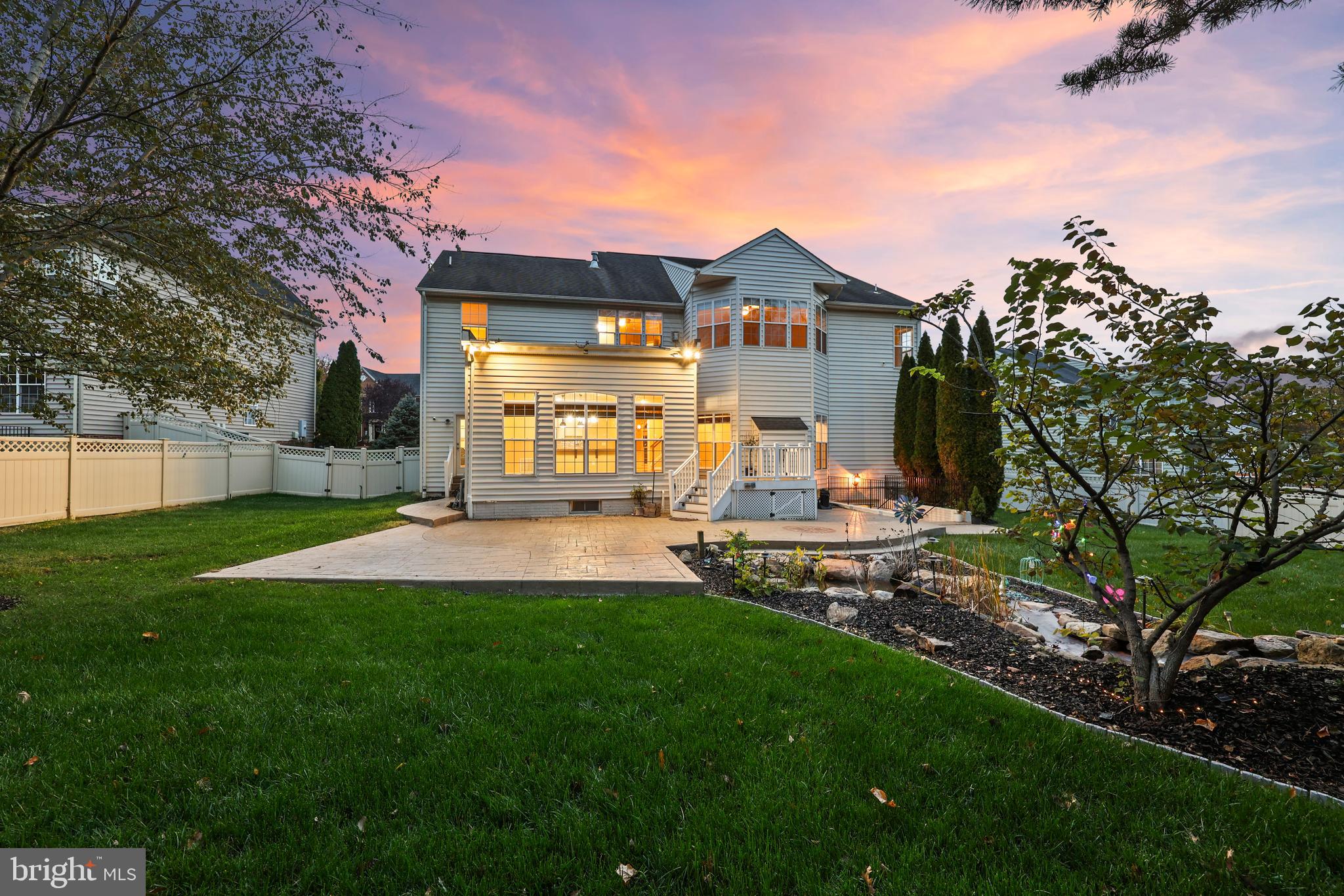 1019 E KENSINGTON CIRCLE