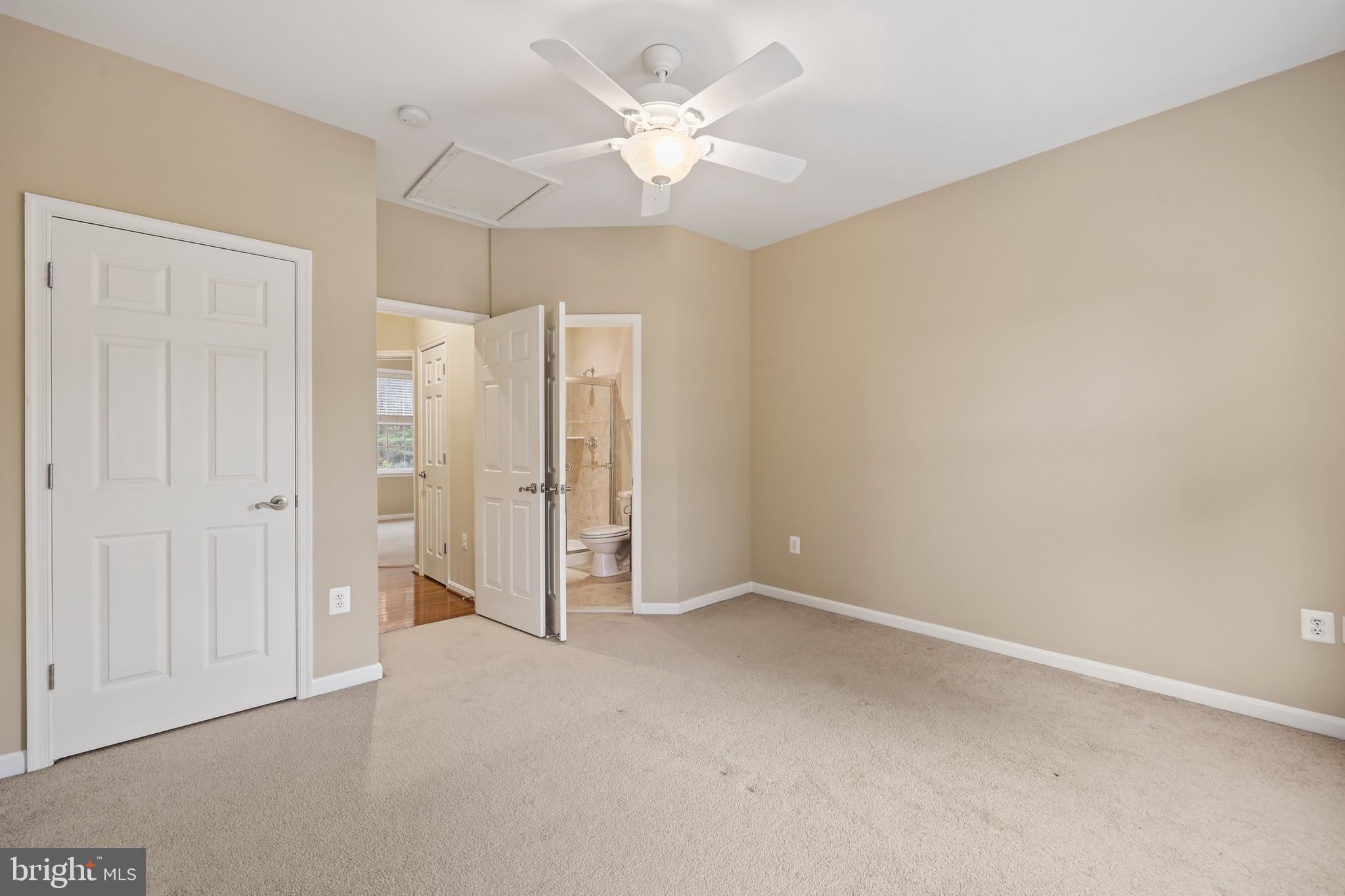 1019 E KENSINGTON CIRCLE