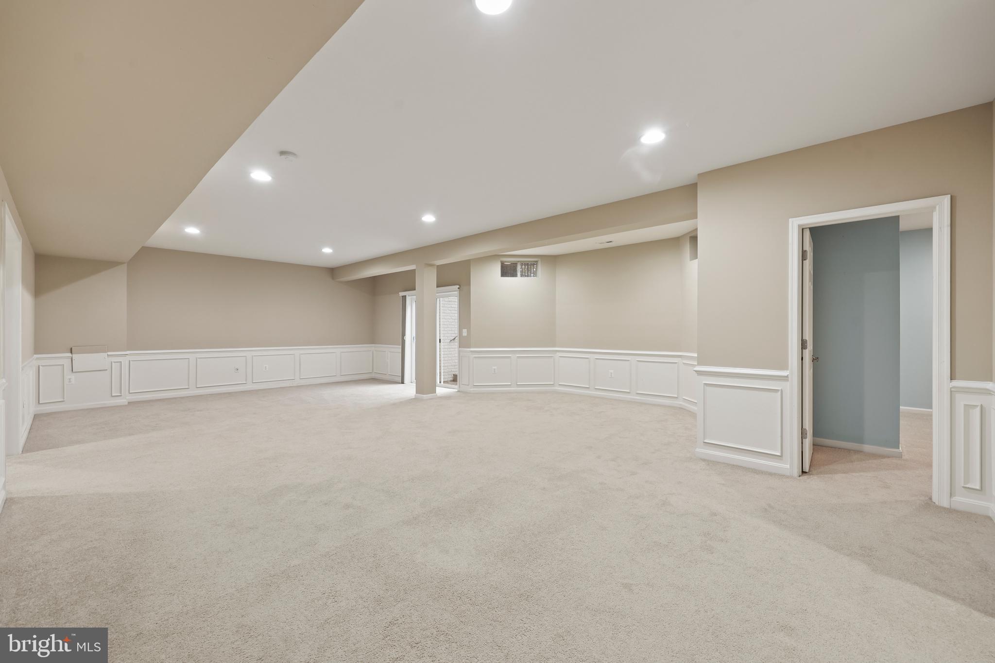 1019 E KENSINGTON CIRCLE