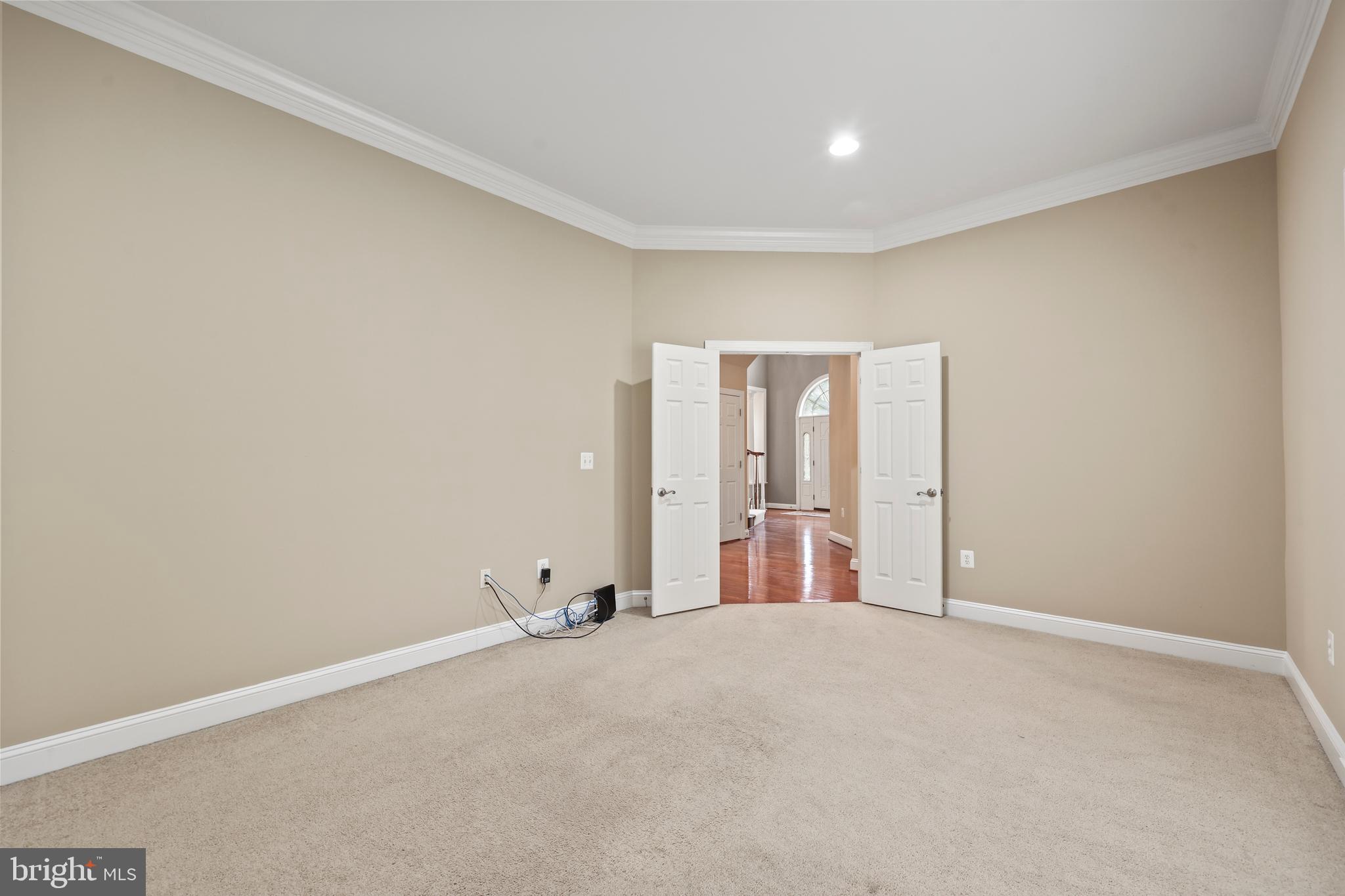 1019 E KENSINGTON CIRCLE