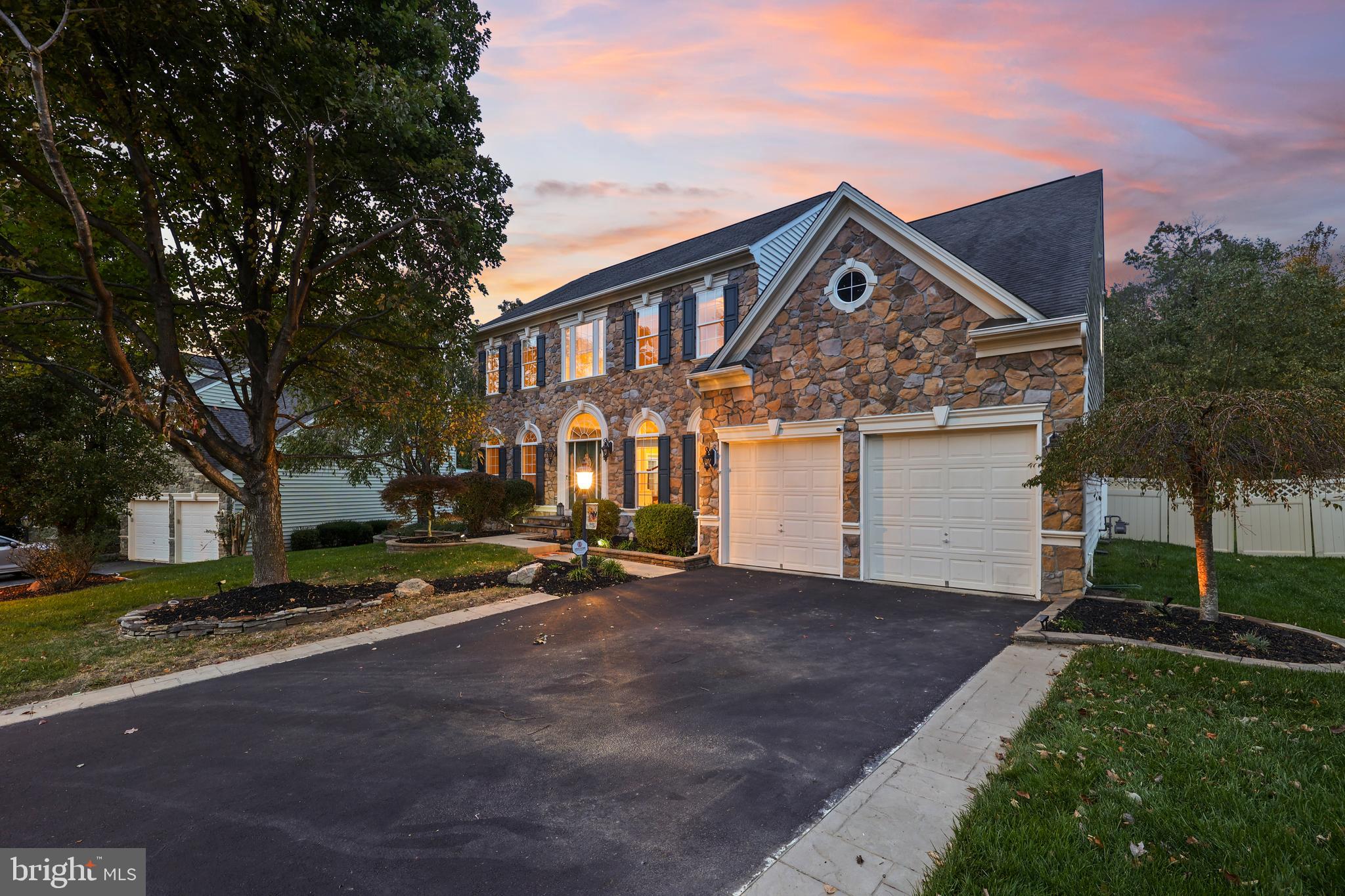 1019 E KENSINGTON CIRCLE