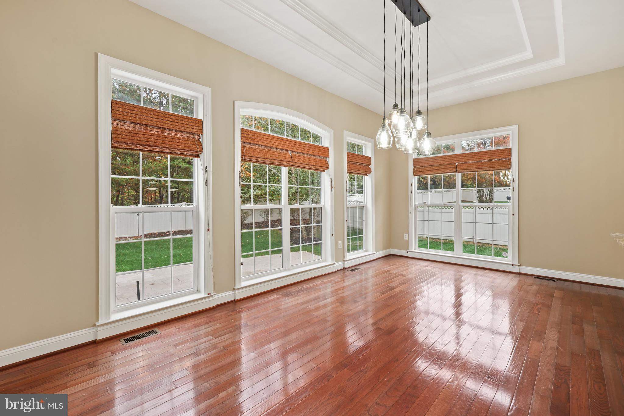 1019 E KENSINGTON CIRCLE