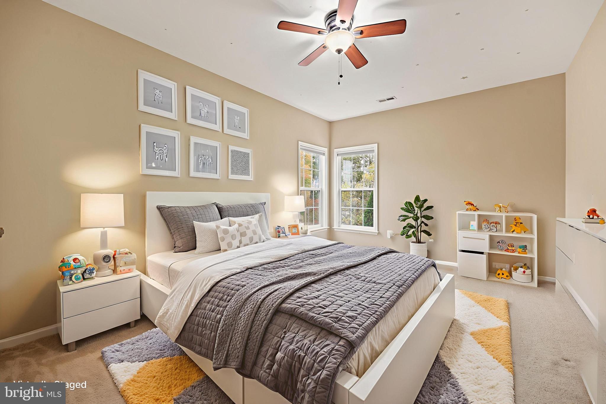 1019 E KENSINGTON CIRCLE