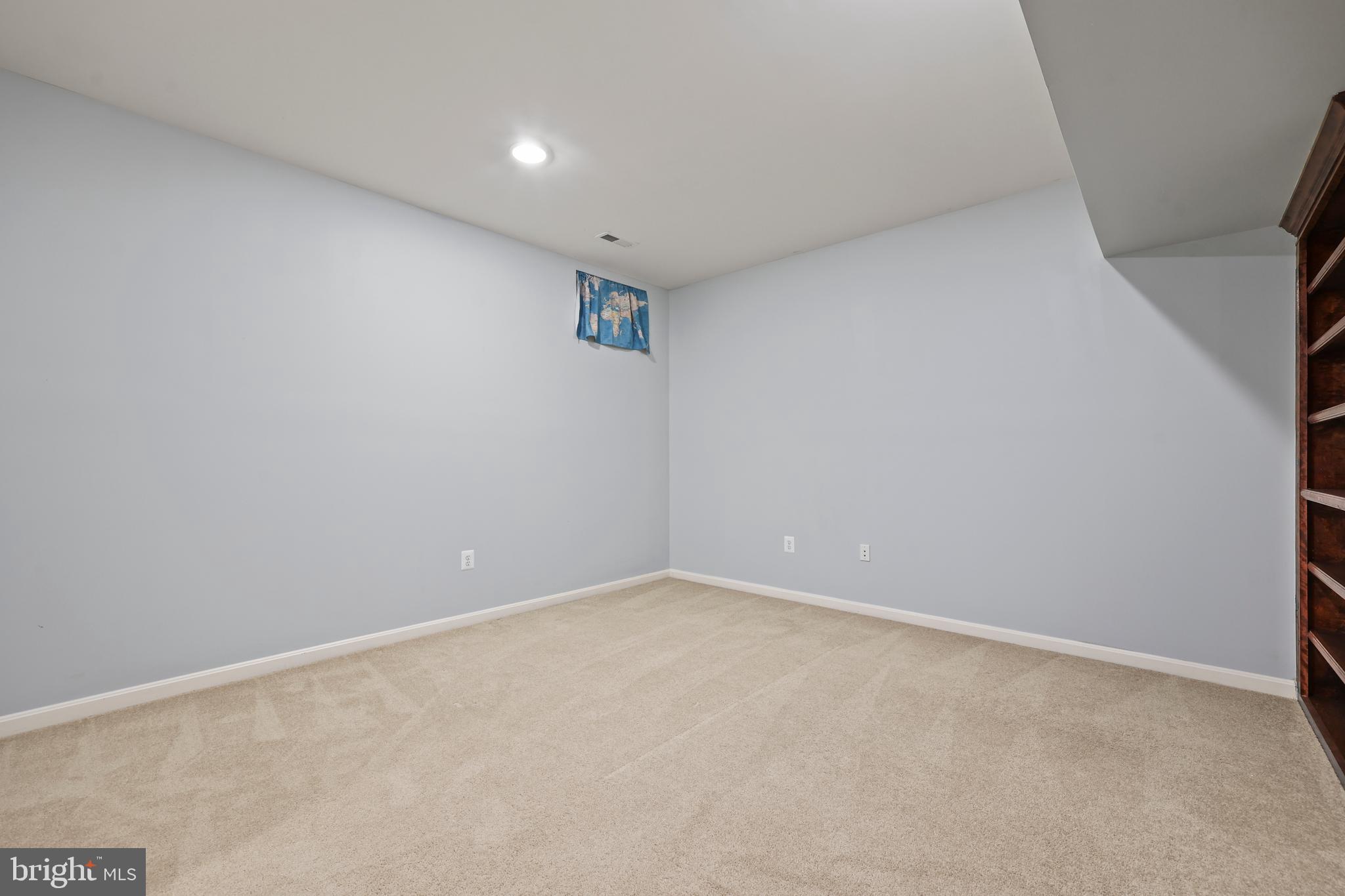 1019 E KENSINGTON CIRCLE