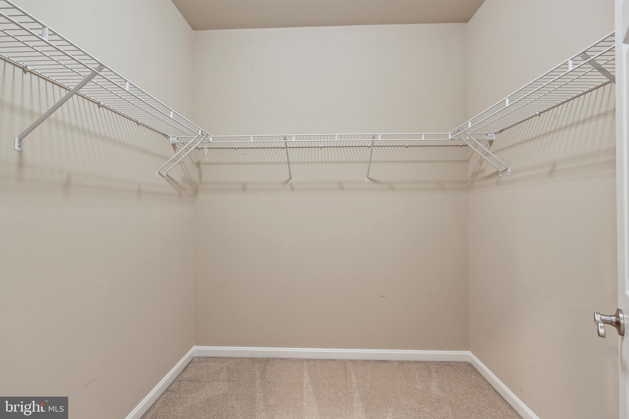 1019 E KENSINGTON CIRCLE