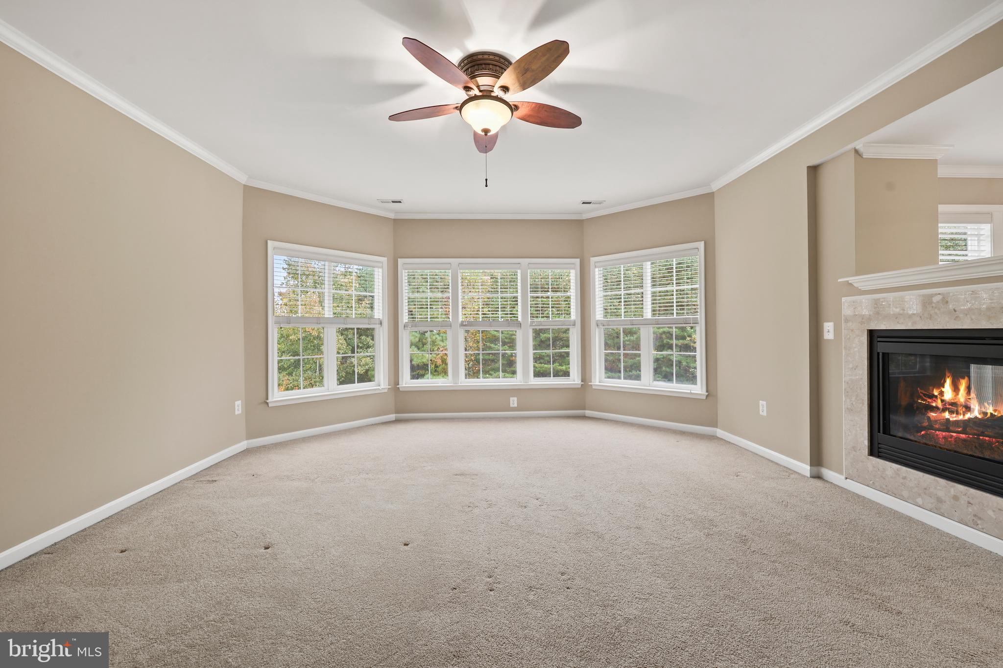 1019 E KENSINGTON CIRCLE