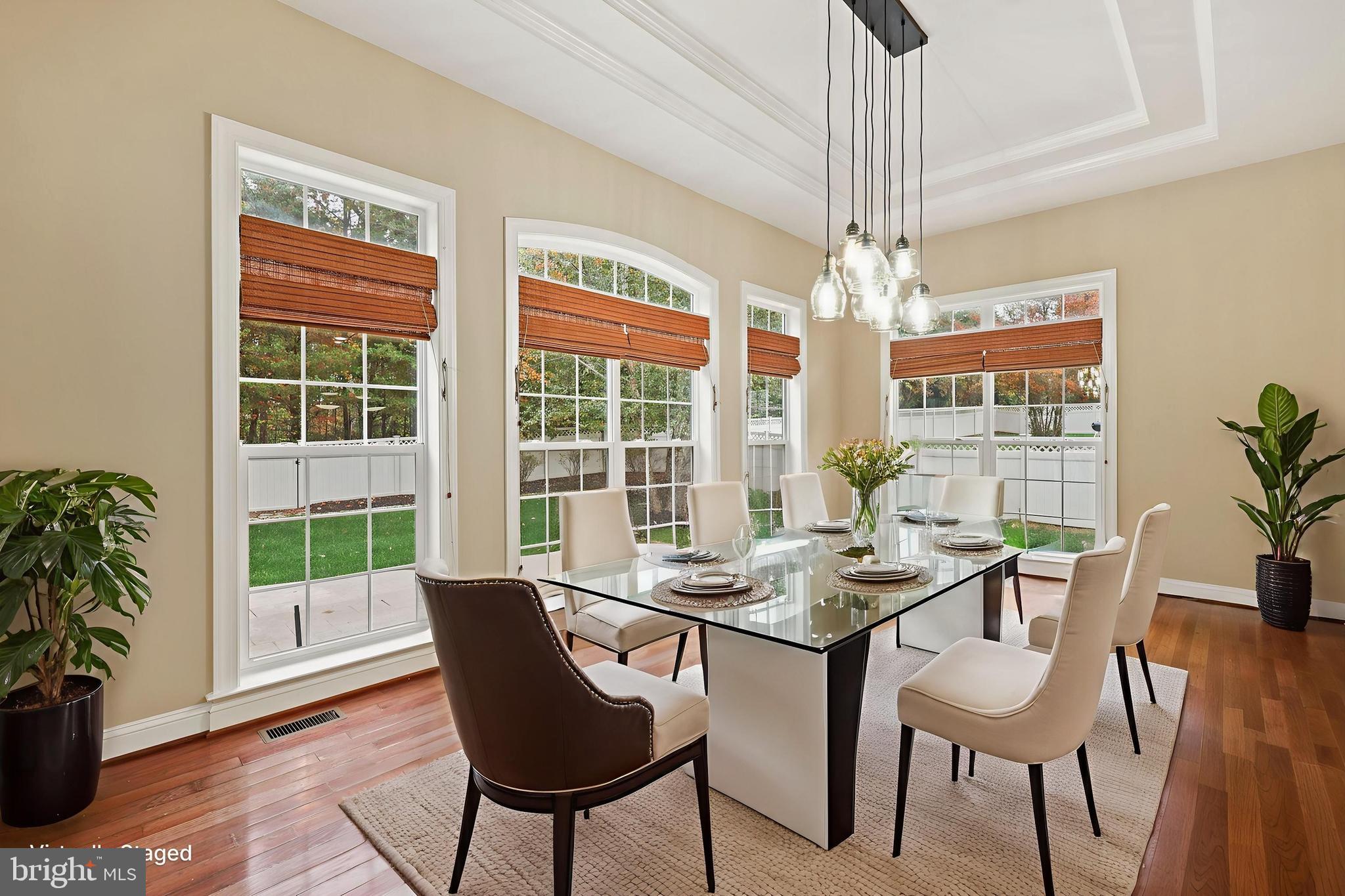 1019 E KENSINGTON CIRCLE