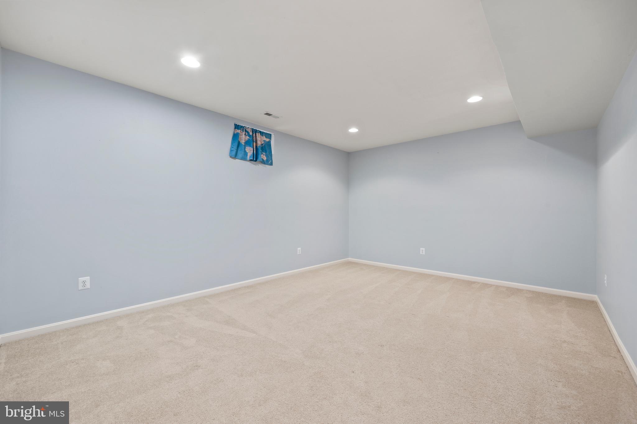 1019 E KENSINGTON CIRCLE