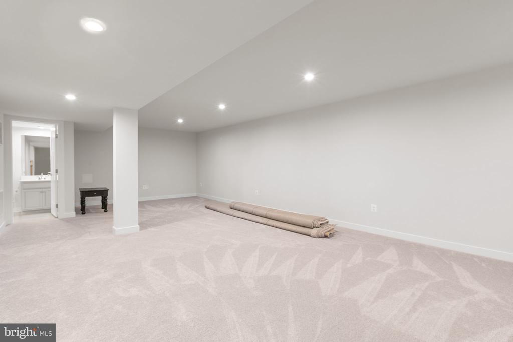 1112 CITY VIEW LANE