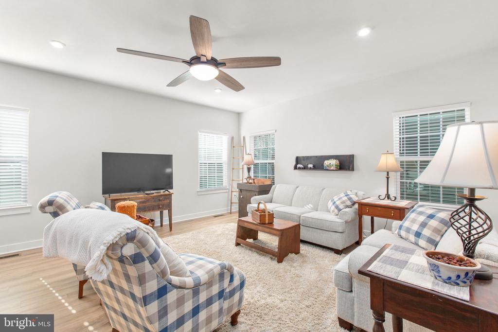 1112 CITY VIEW LANE