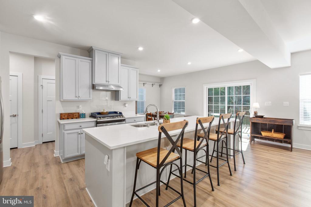 1112 CITY VIEW LANE