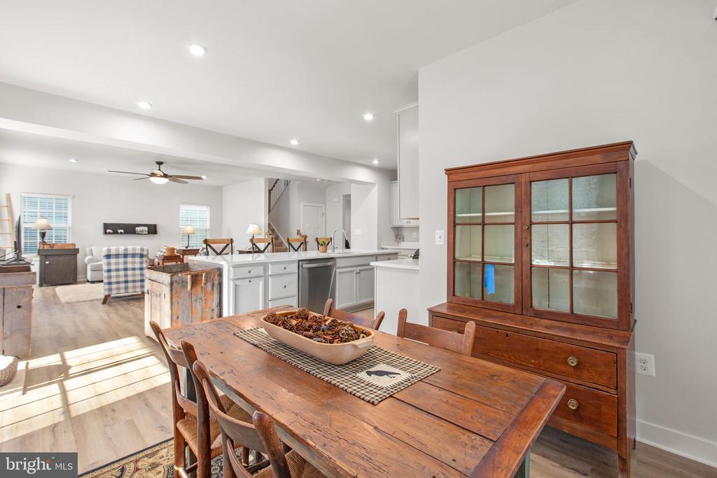 1112 CITY VIEW LANE