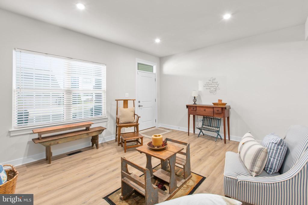 1112 CITY VIEW LANE