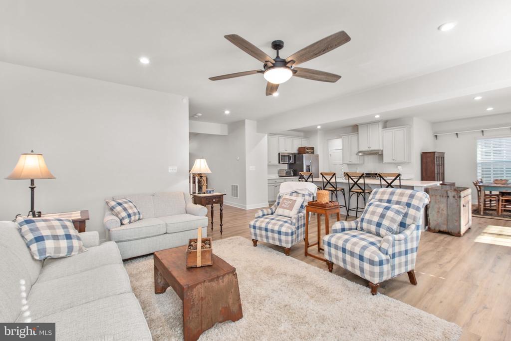 1112 CITY VIEW LANE