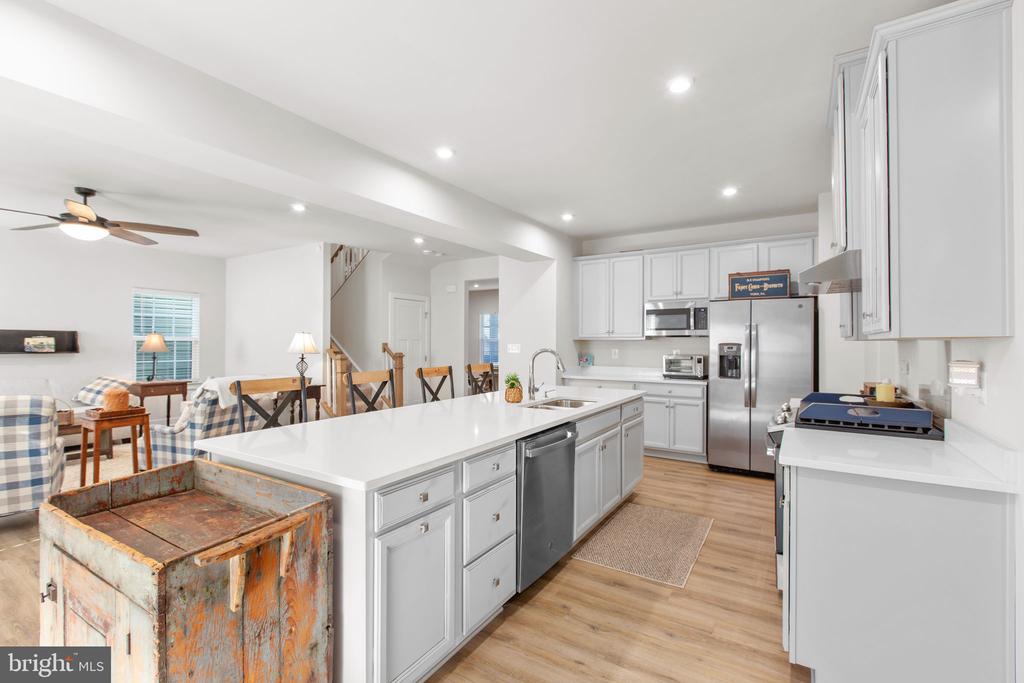 1112 CITY VIEW LANE