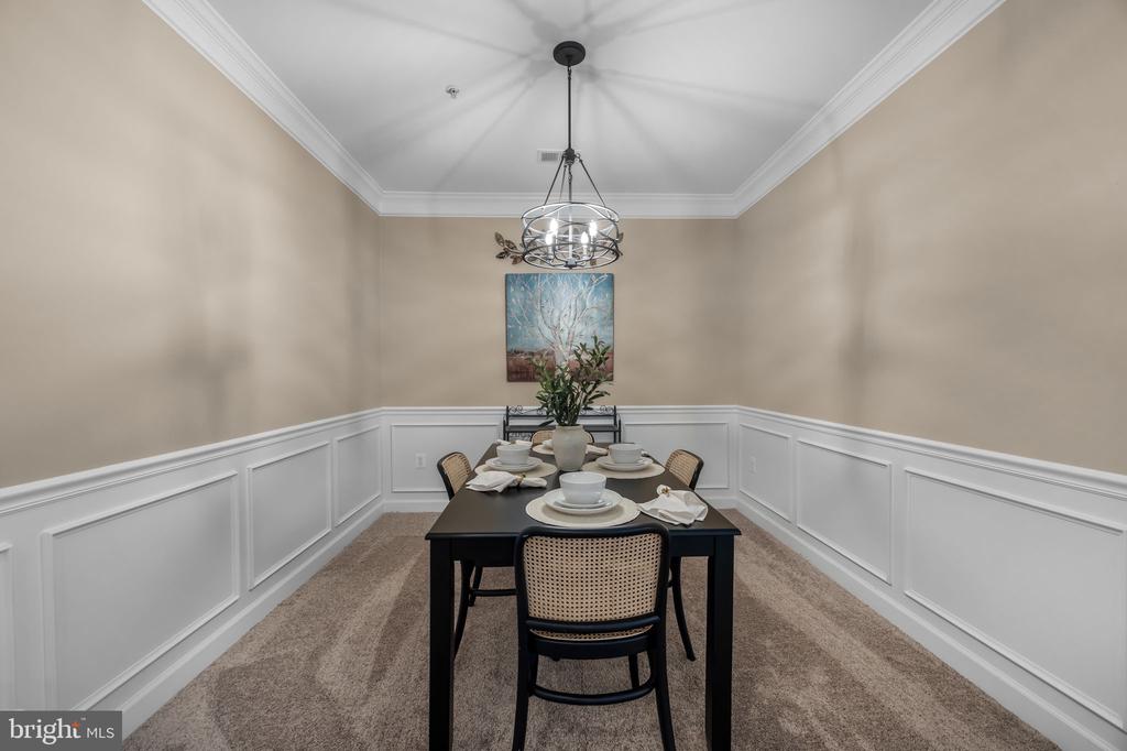 701 COBBLESTONE BOULEVARD 203 203
