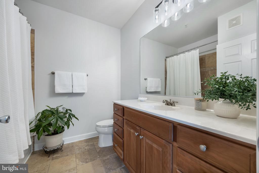 701 COBBLESTONE BOULEVARD 203 203