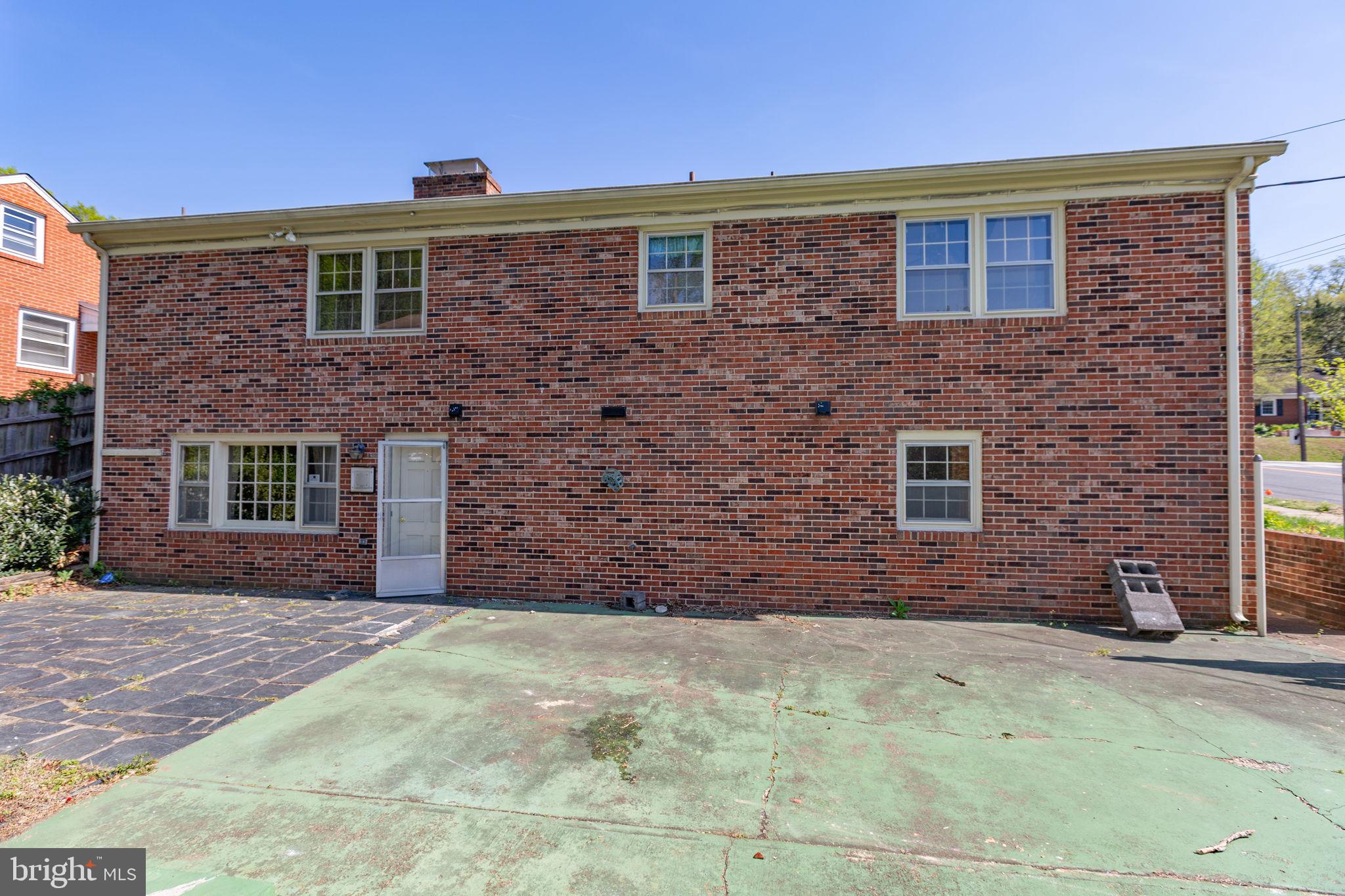 1329 BRENT STREET