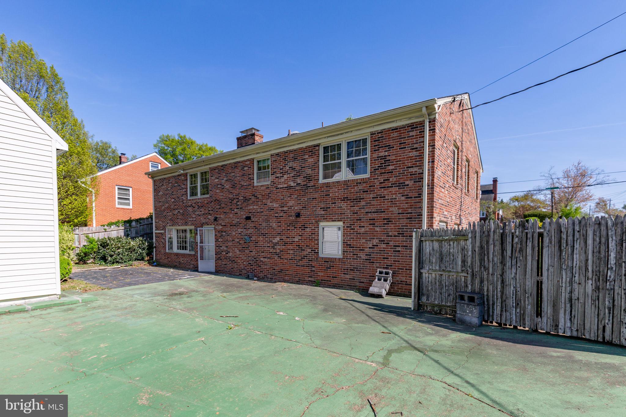 1329 BRENT STREET