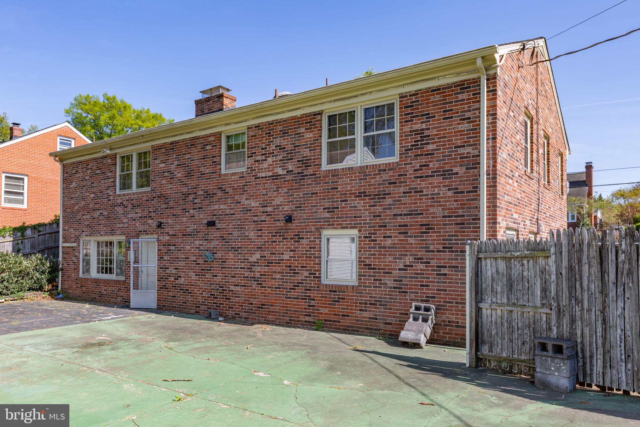 1329 BRENT STREET