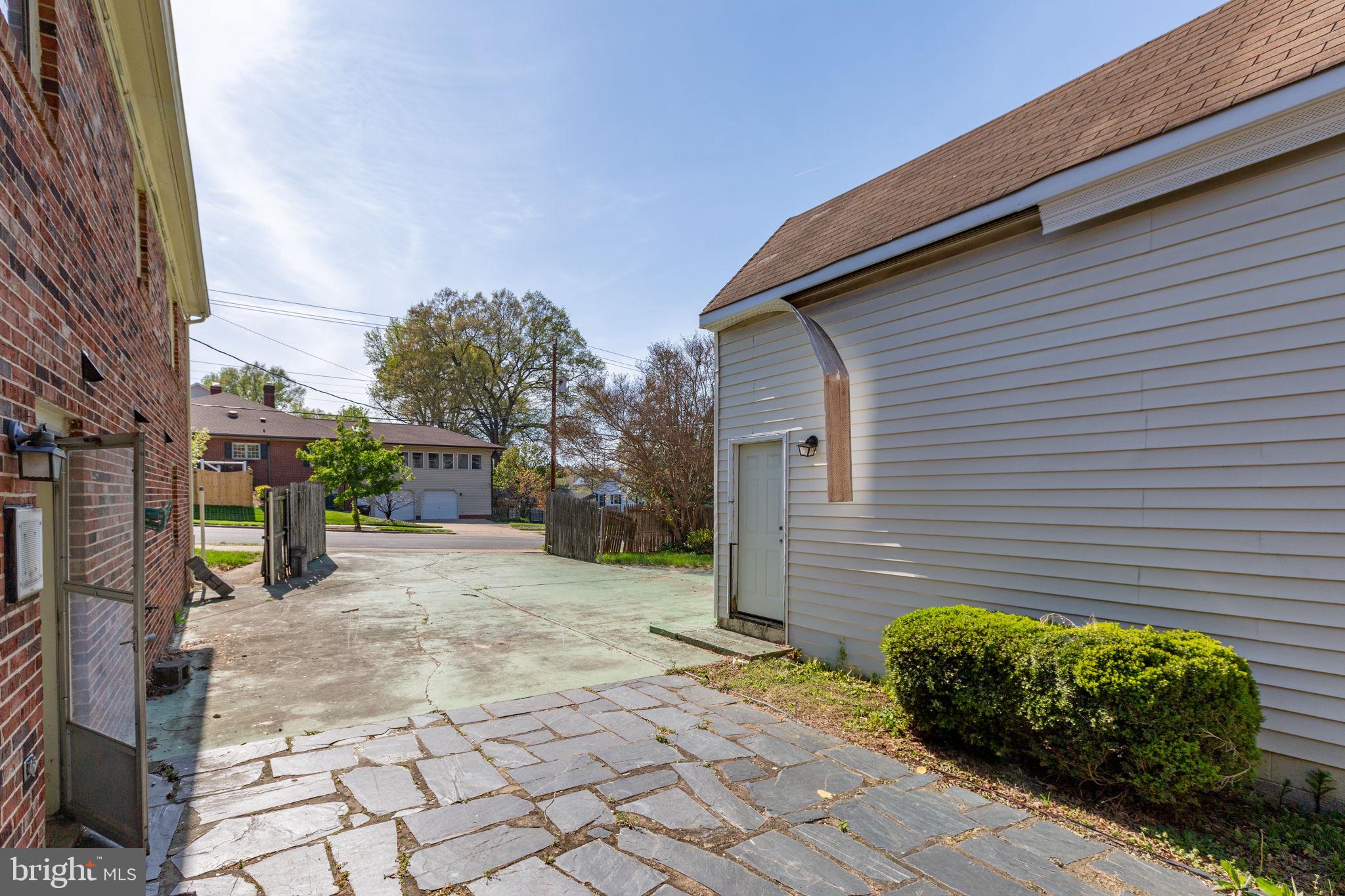 1329 BRENT STREET