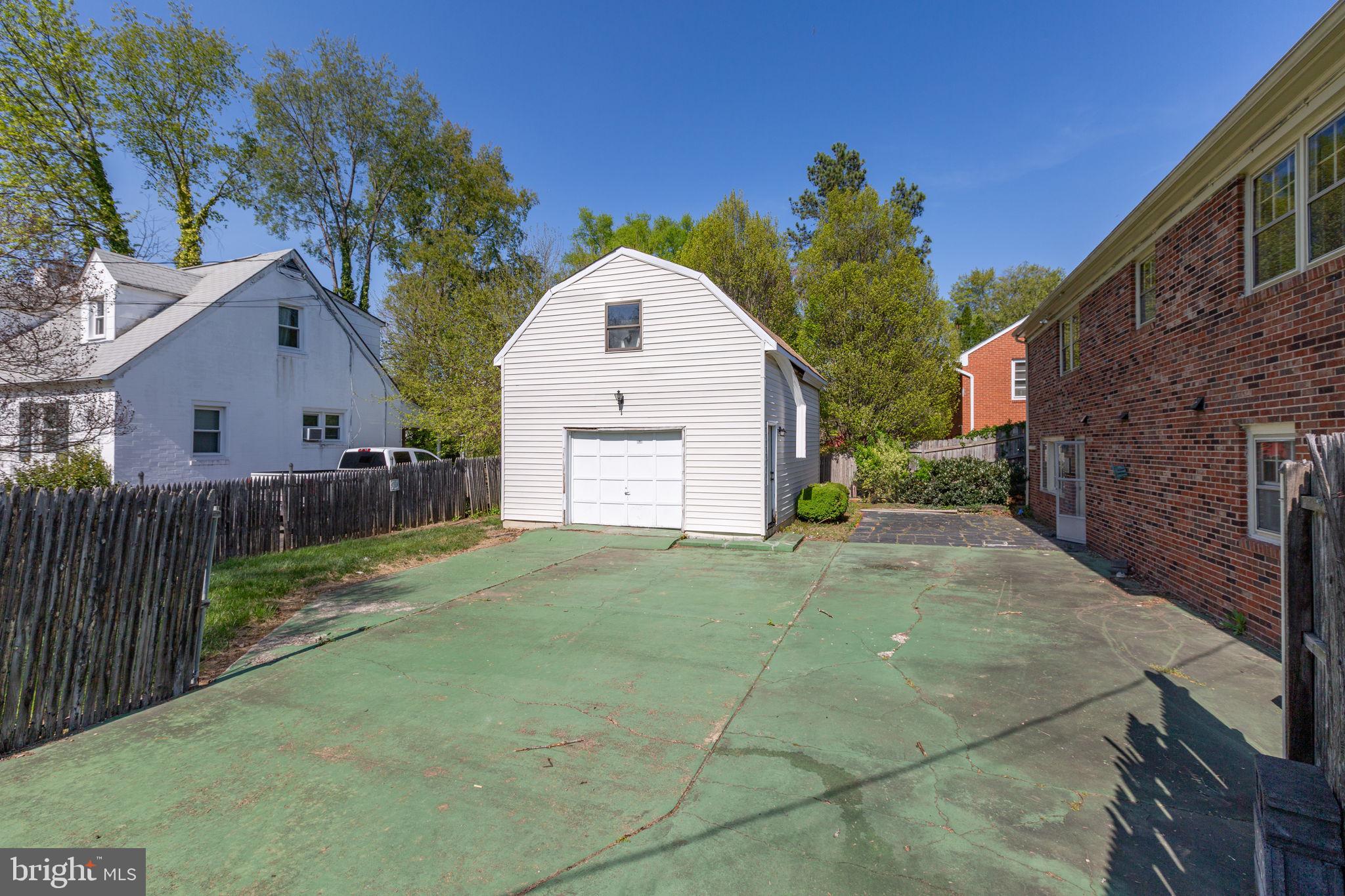 1329 BRENT STREET