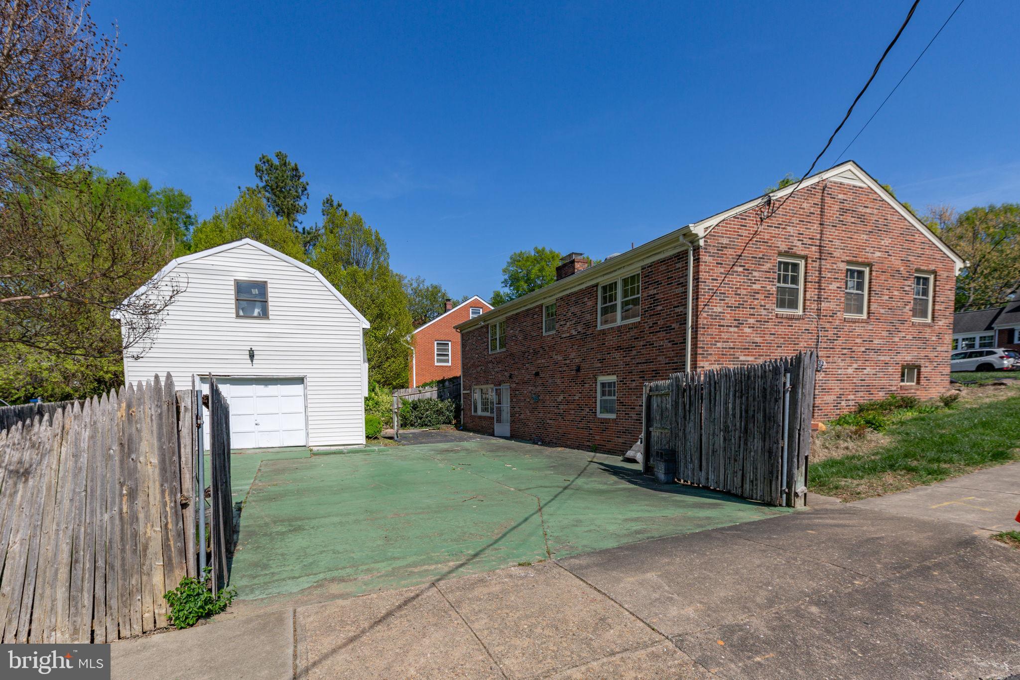 1329 BRENT STREET