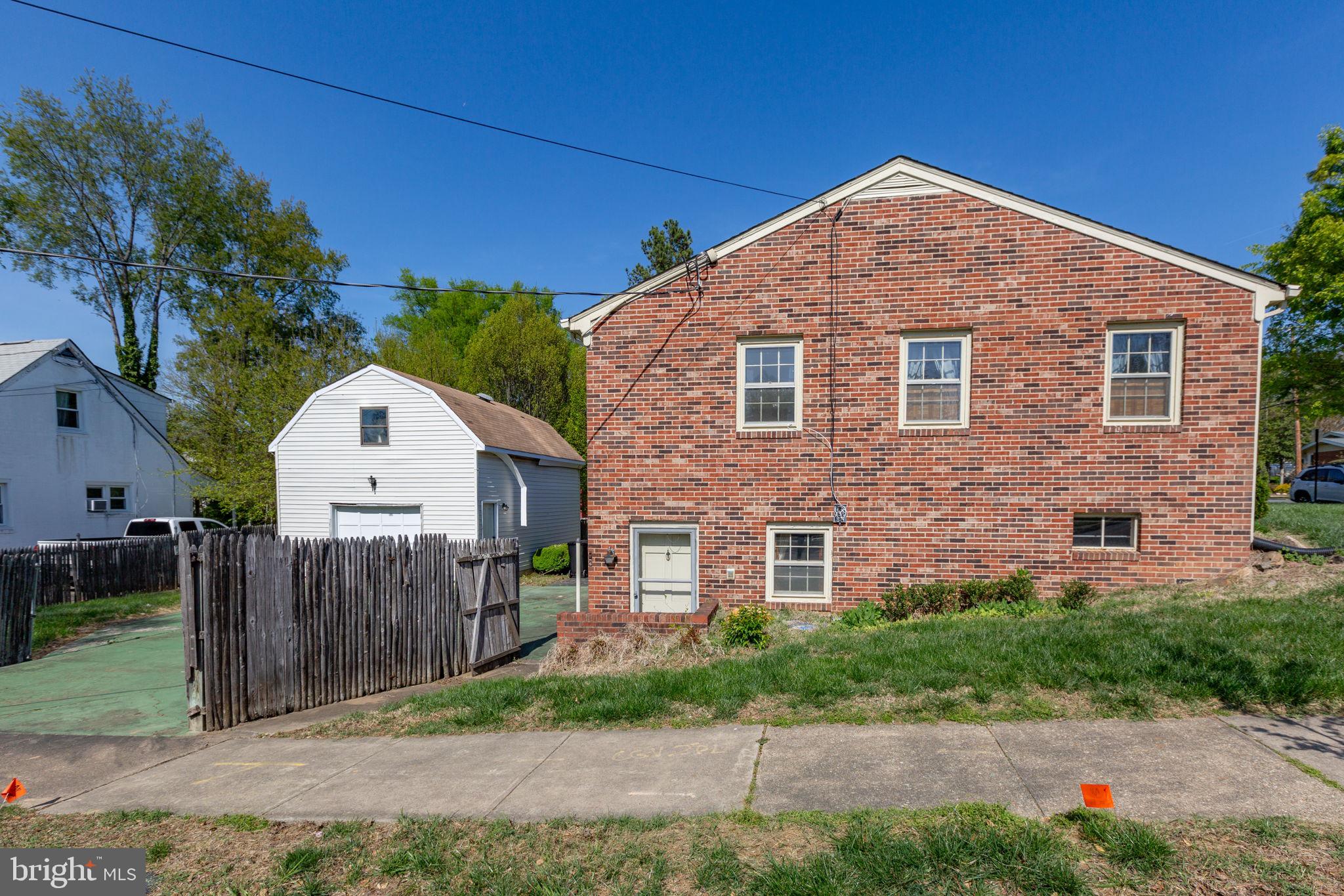 1329 BRENT STREET