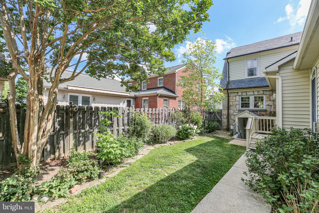 1500 AUGUSTINE AVENUE