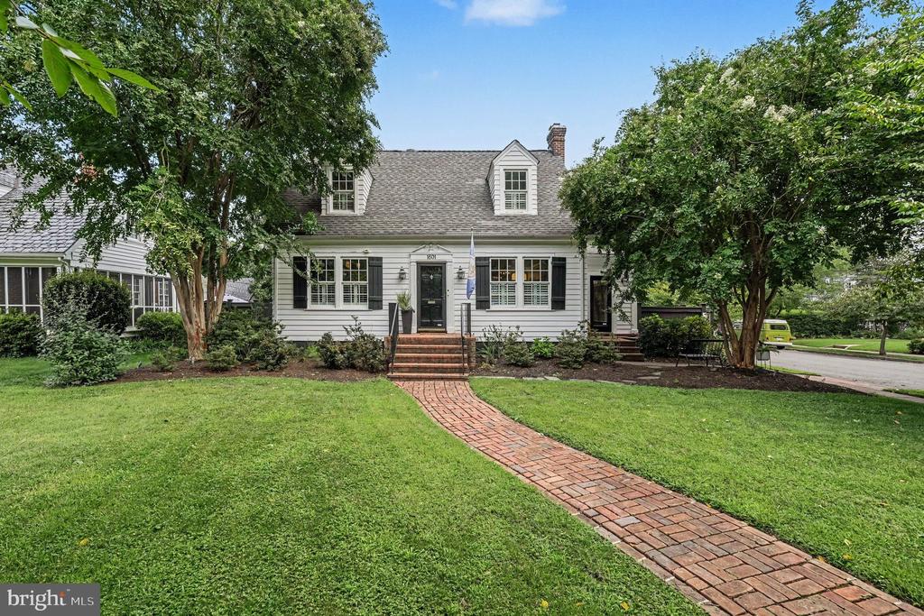 1601 SUNKEN ROAD