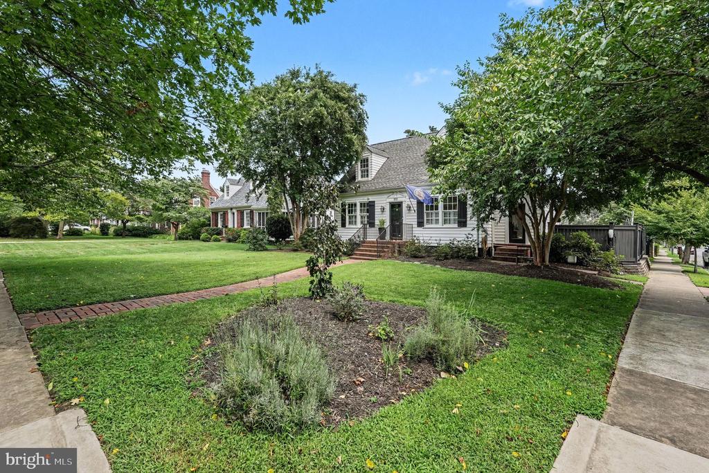 1601 SUNKEN ROAD