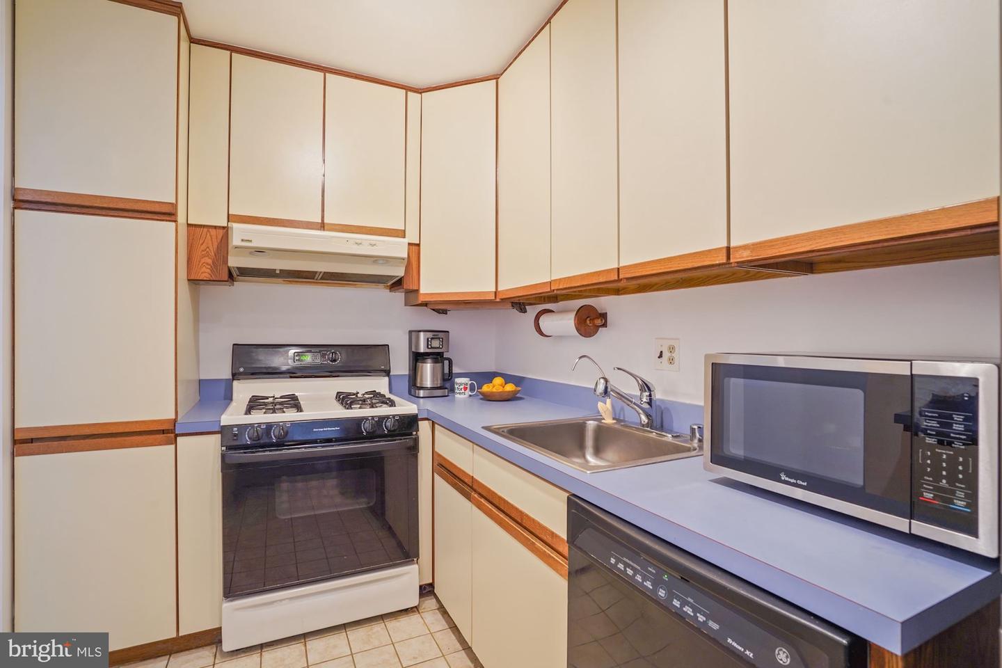 10027 Mosby Woods DRIVE Unit: 323