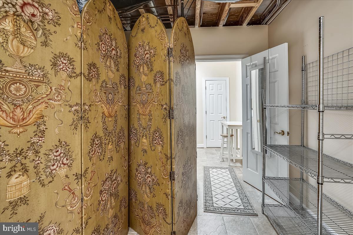 10086 Daniels Run Way