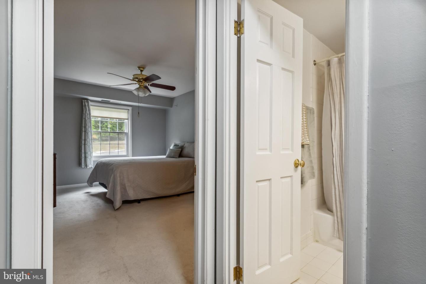 3814 Lyndhurst DRIVE Unit: 201