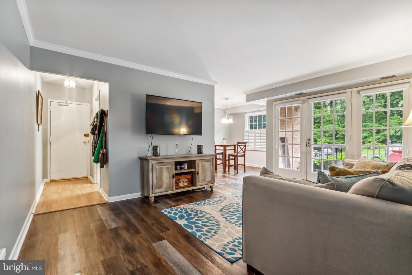 3814 Lyndhurst DRIVE Unit: 201