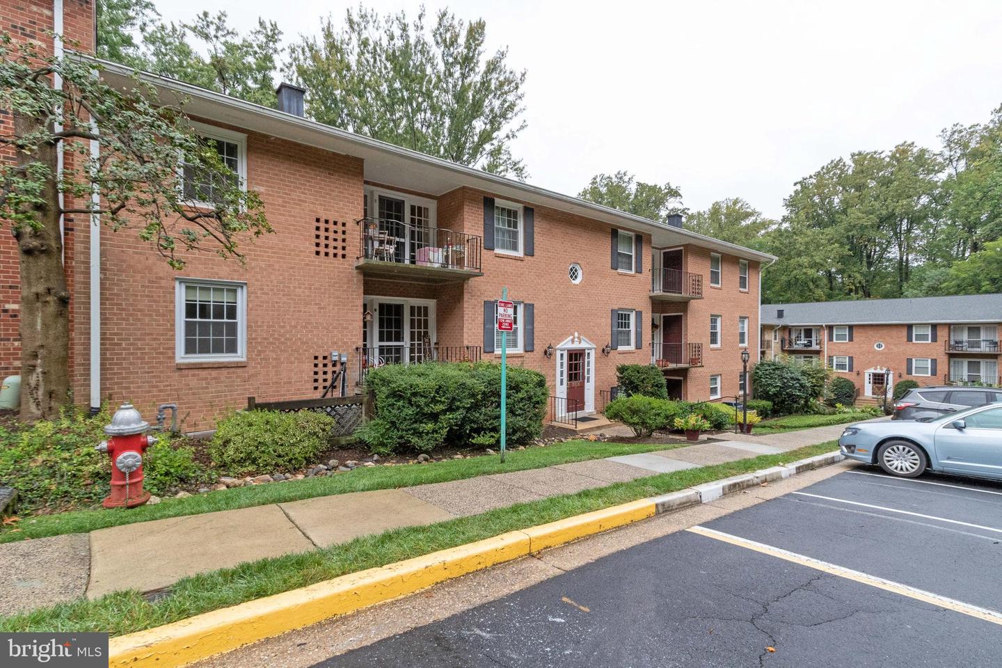 3814 Lyndhurst DRIVE Unit: 201