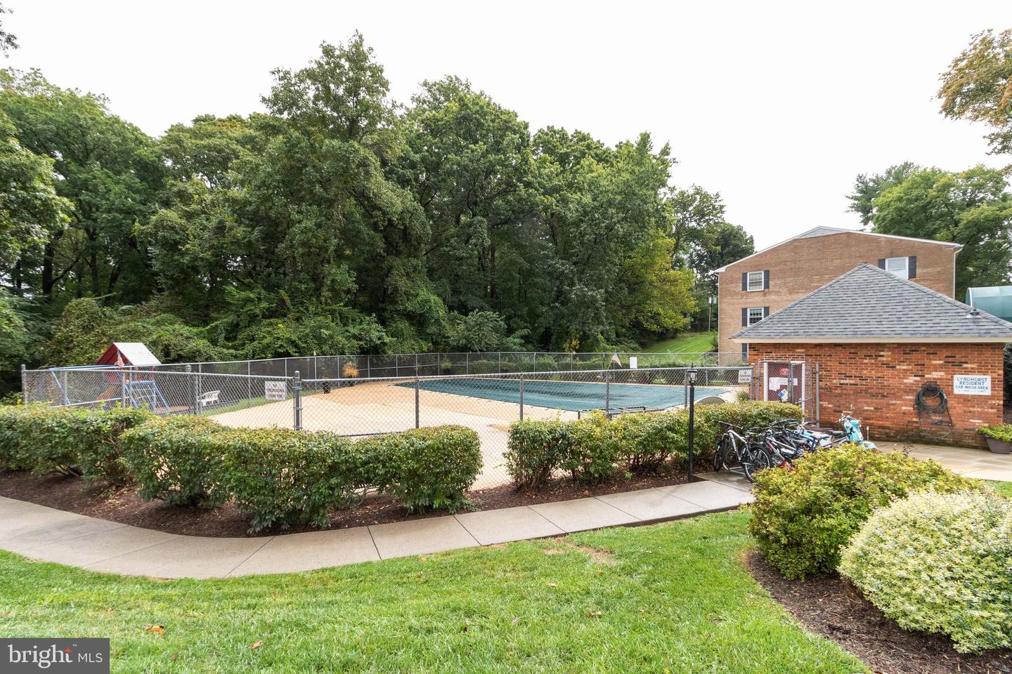 3814 Lyndhurst DRIVE Unit: 201